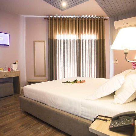 Vila Verde Beach Hotel Durrës Buitenkant foto