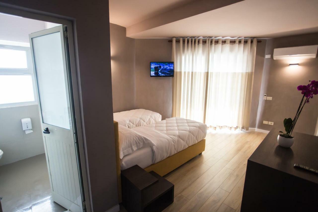 Vila Verde Beach Hotel Durrës Buitenkant foto