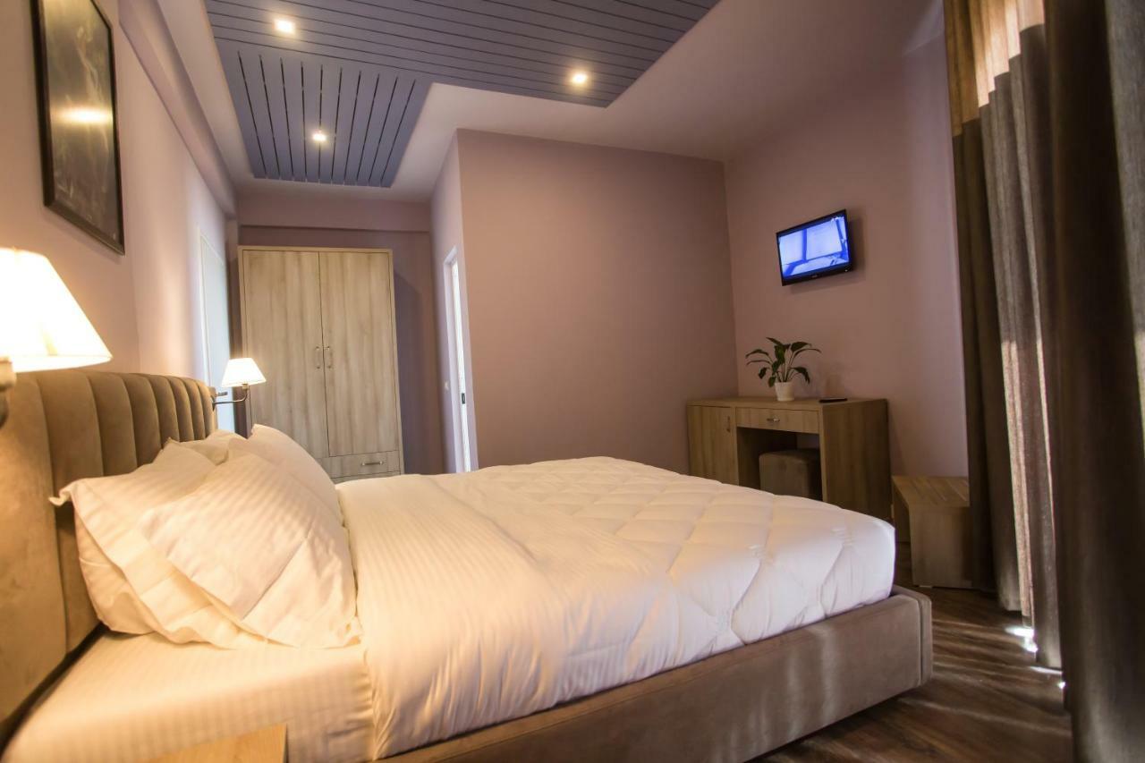 Vila Verde Beach Hotel Durrës Buitenkant foto