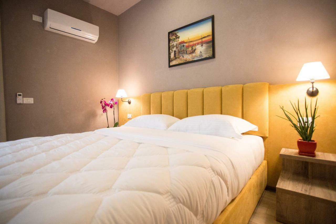 Vila Verde Beach Hotel Durrës Buitenkant foto