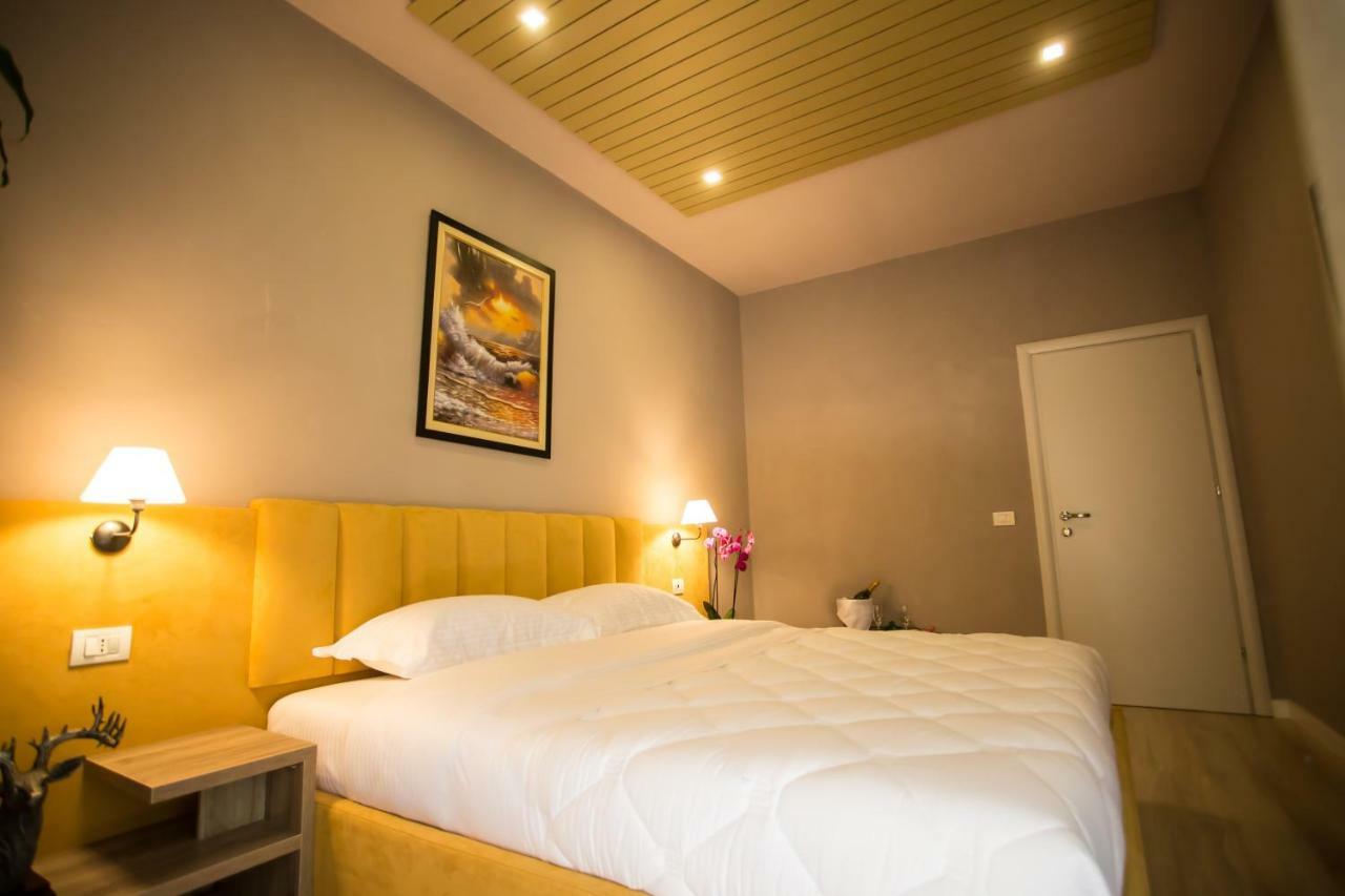 Vila Verde Beach Hotel Durrës Buitenkant foto