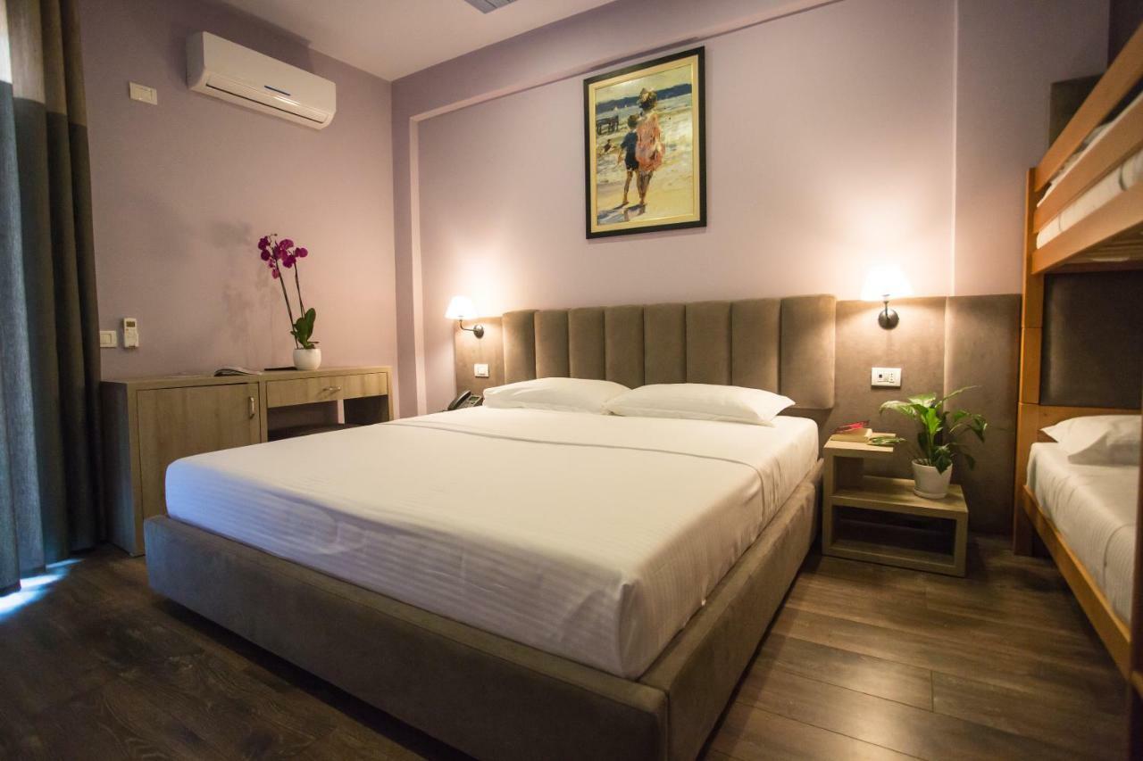 Vila Verde Beach Hotel Durrës Buitenkant foto