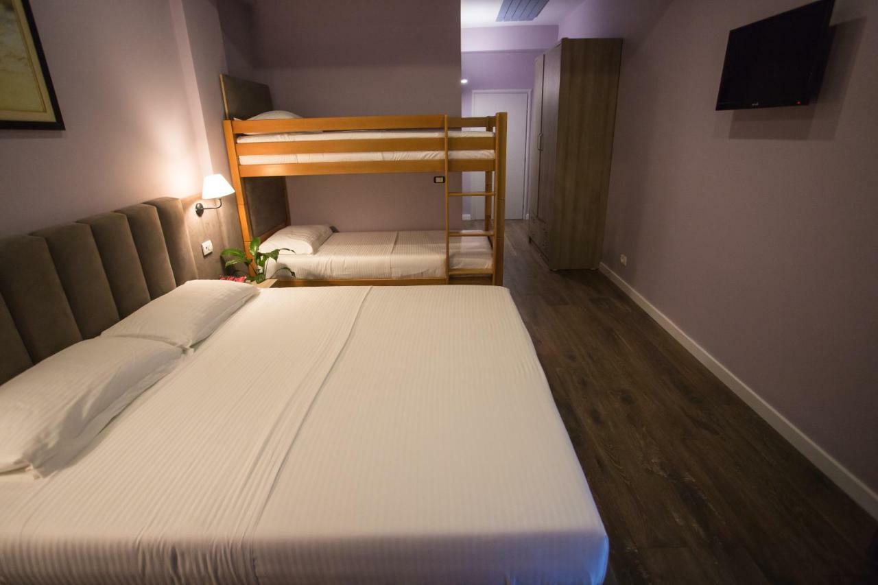 Vila Verde Beach Hotel Durrës Buitenkant foto