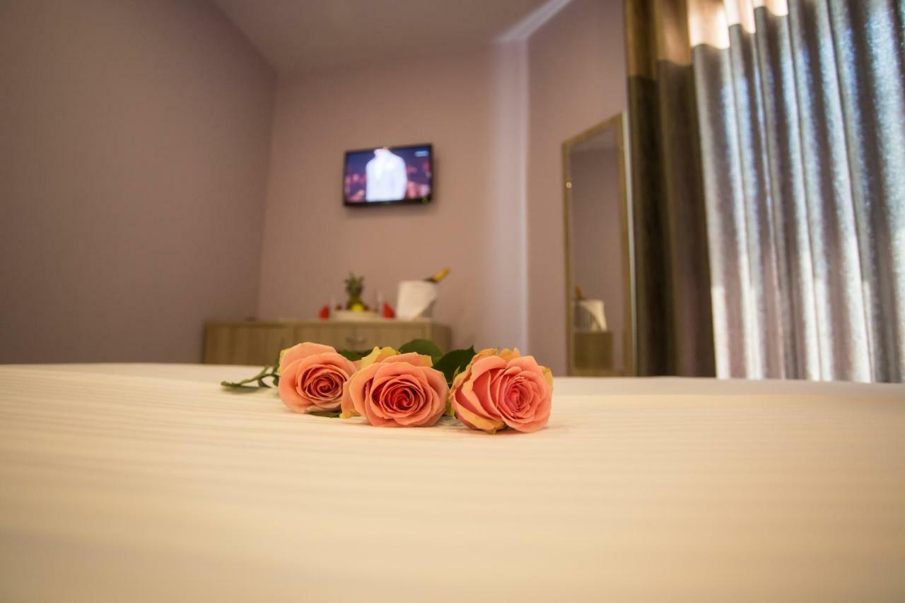Vila Verde Beach Hotel Durrës Buitenkant foto