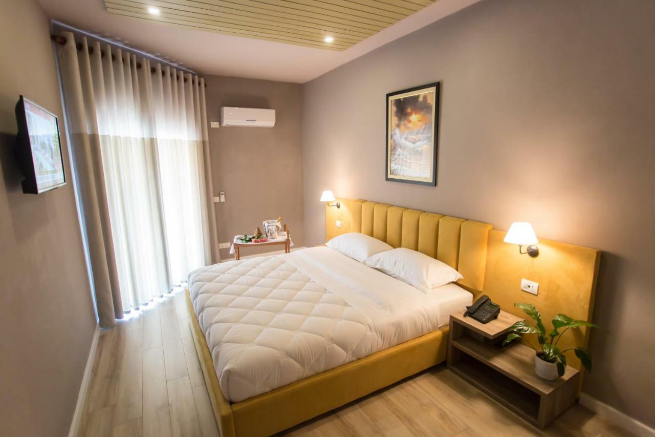 Vila Verde Beach Hotel Durrës Buitenkant foto