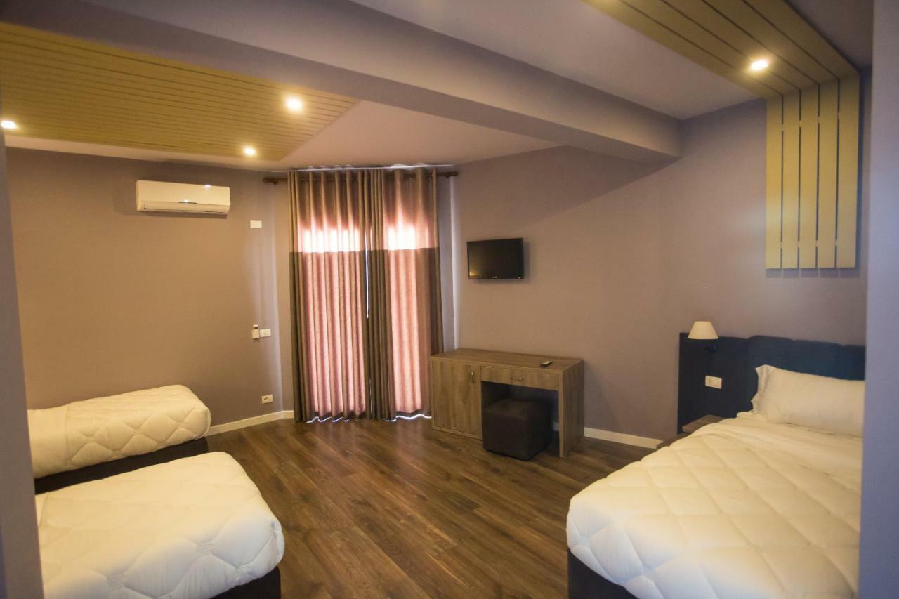 Vila Verde Beach Hotel Durrës Buitenkant foto