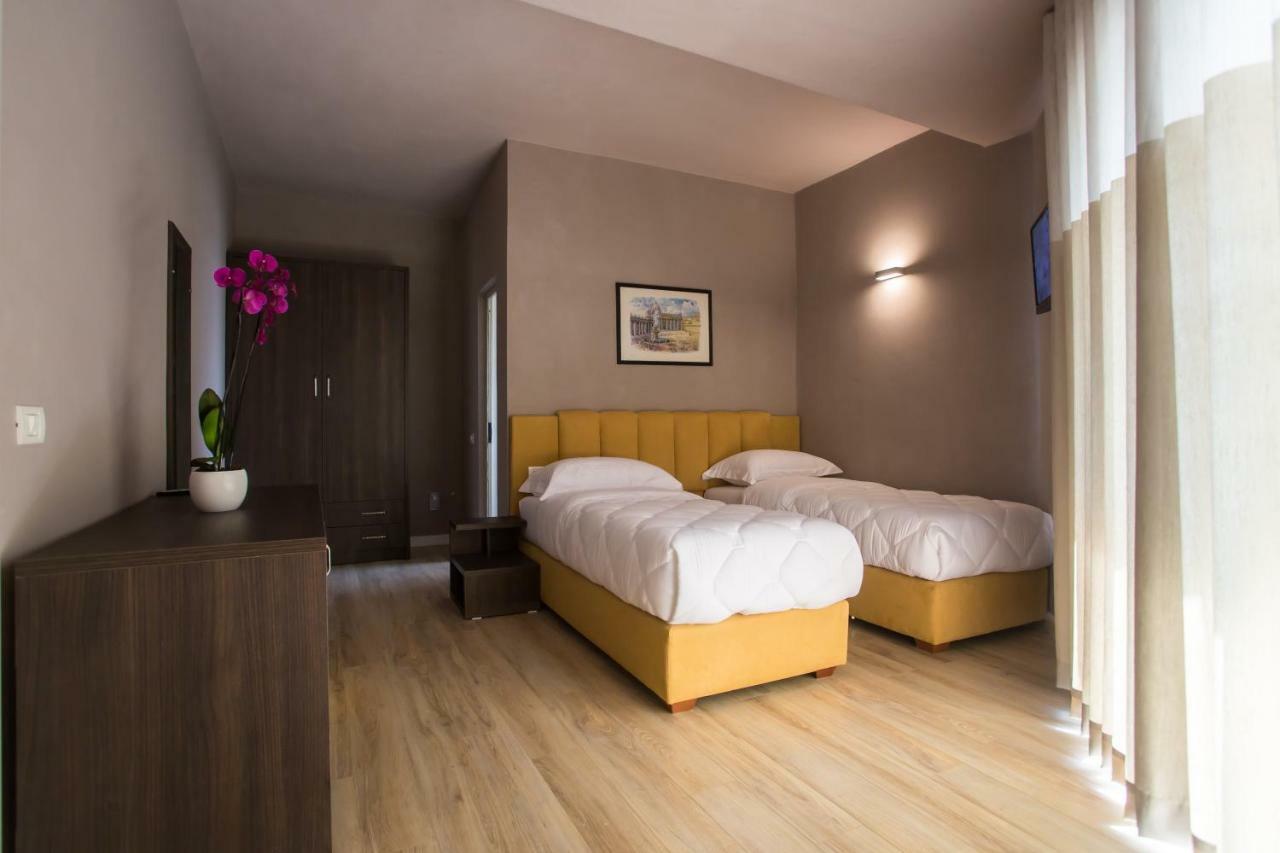 Vila Verde Beach Hotel Durrës Buitenkant foto