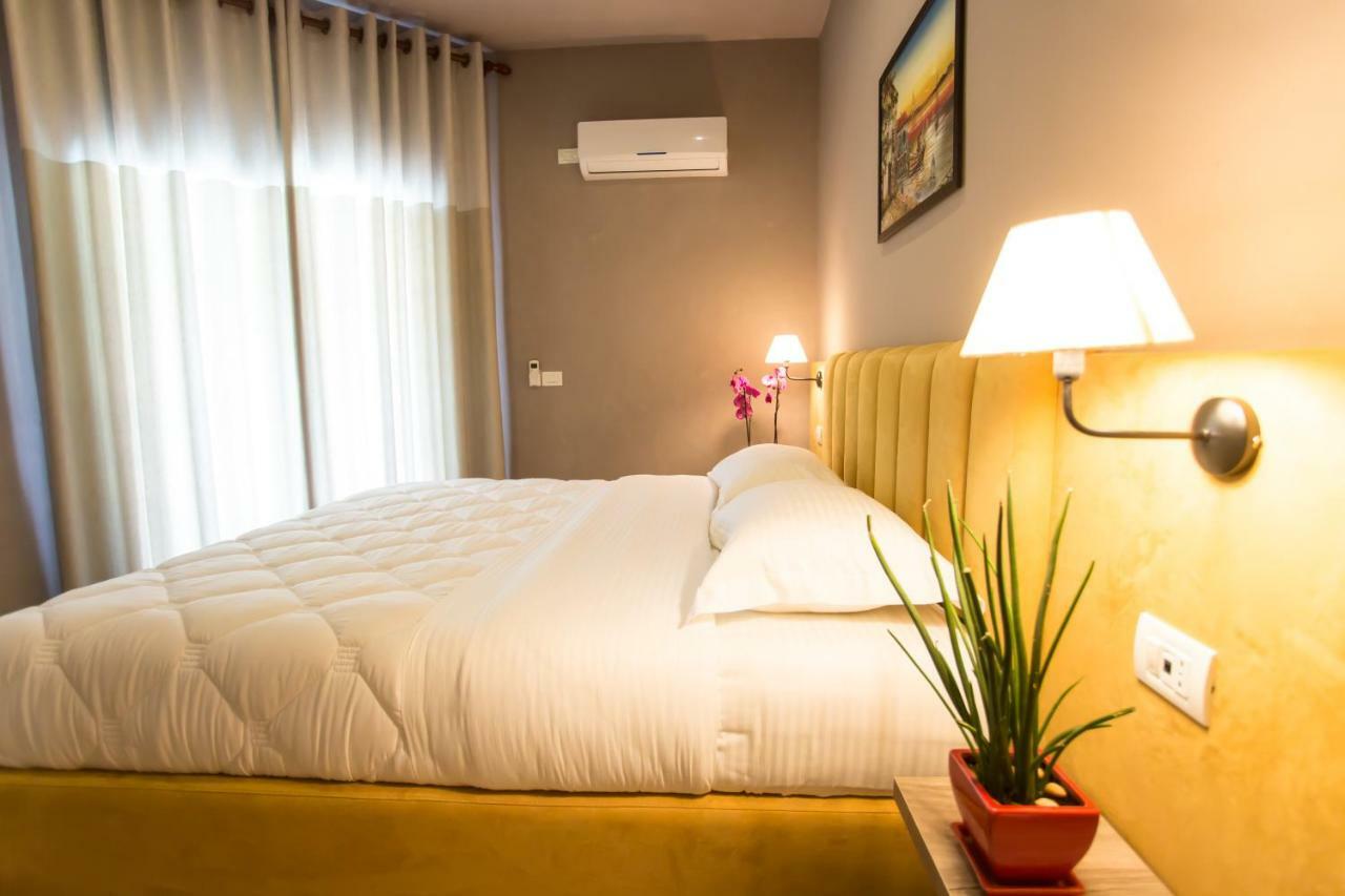 Vila Verde Beach Hotel Durrës Buitenkant foto