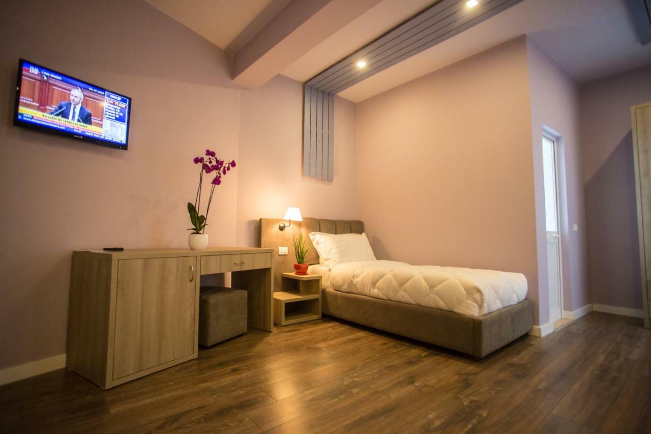 Vila Verde Beach Hotel Durrës Buitenkant foto